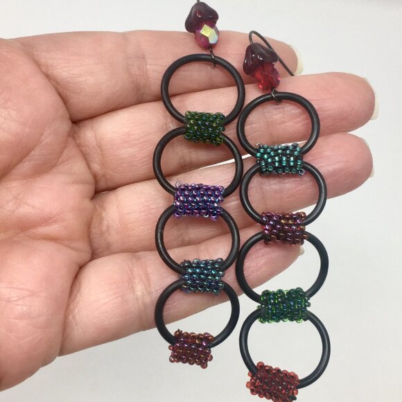 Handmade Long Black 'O' Shape Rubber Seed Bead Drop Dangle Earrings - Picture 9 of 16